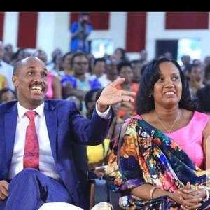 Meet your Posher, Pacifique